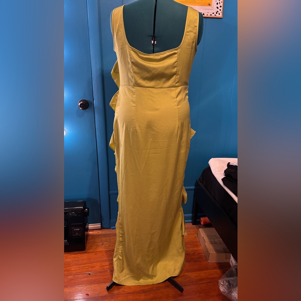 Green Ruffle Gown - Picture 2 of 6